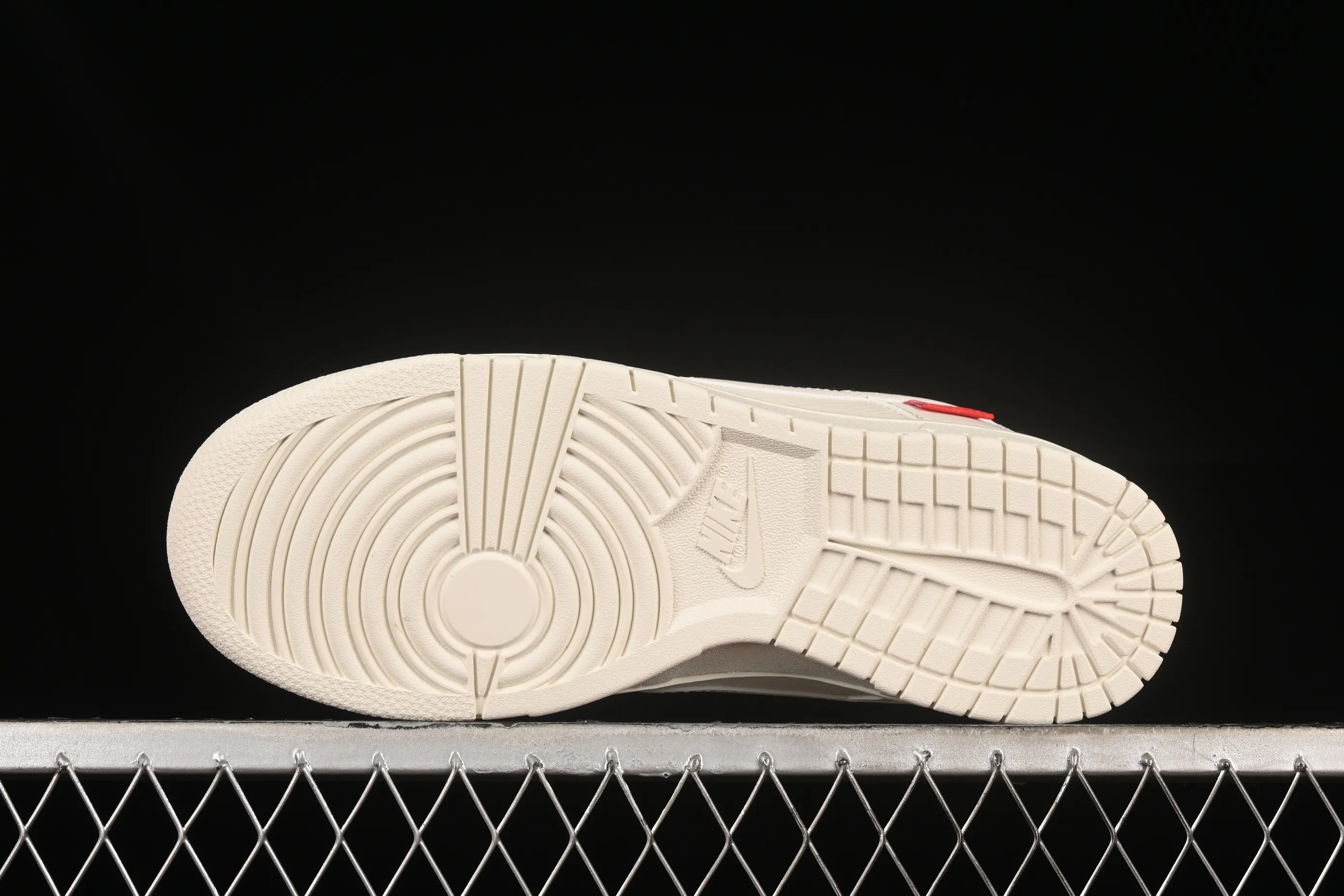 All Categories Nk SB Dunk Series Nk SB Dunk Low Low-top sneakers Supreme x Nk Dunk Low joint model-beige SB low-top casual sneakers FC1688-146
